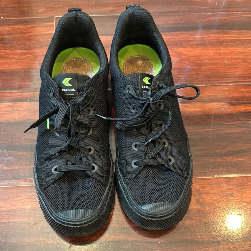 Black and Green Low-Top Sneakers with Canvas Upper